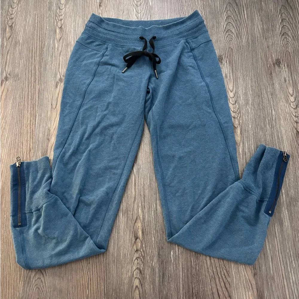 Lululemon Women’s Scuba Joggers size 4 Teal